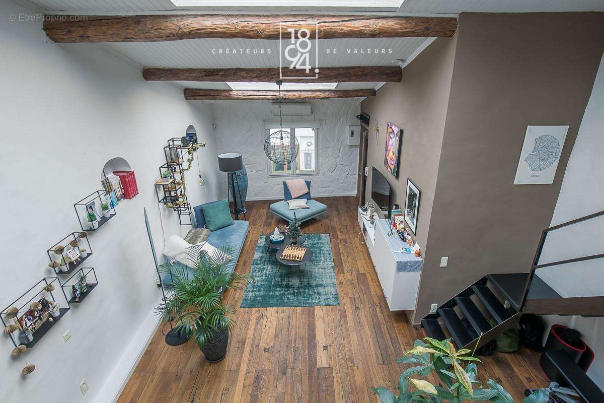 Appartement à MARSEILLE-7E