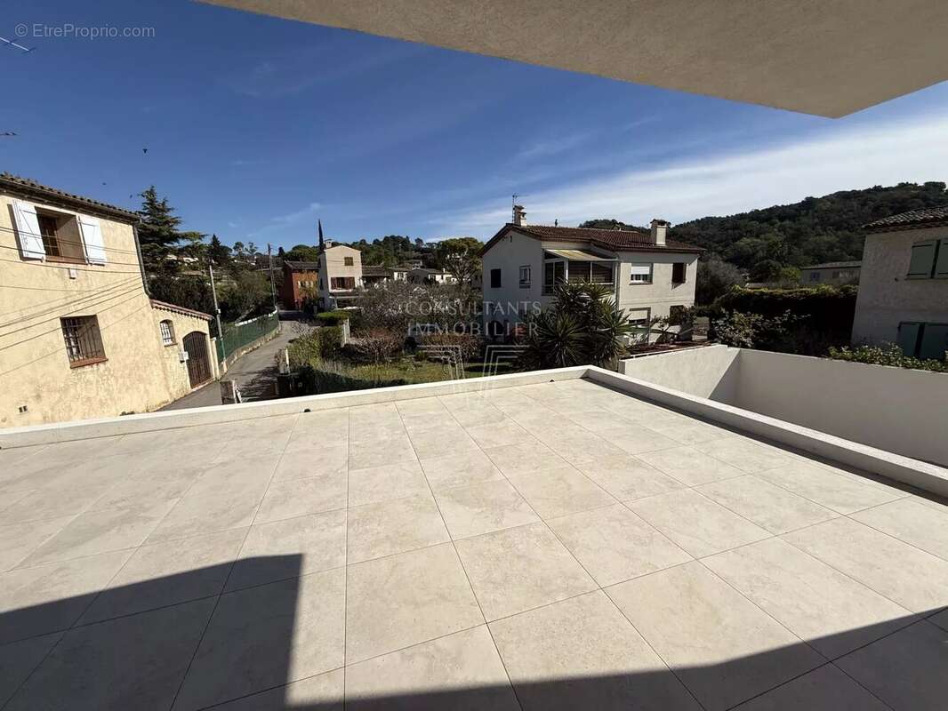 Appartement à PEGOMAS