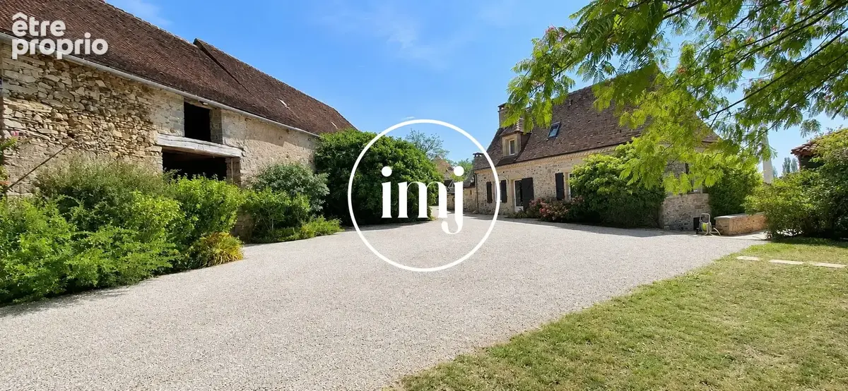 Maison à GENIS