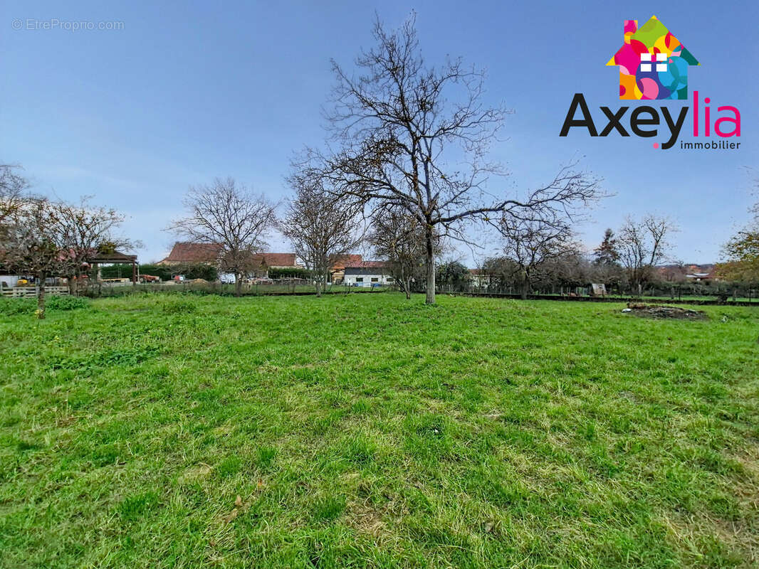 Maison à SAINT-CHRISTOPHE-EN-BRIONNAIS