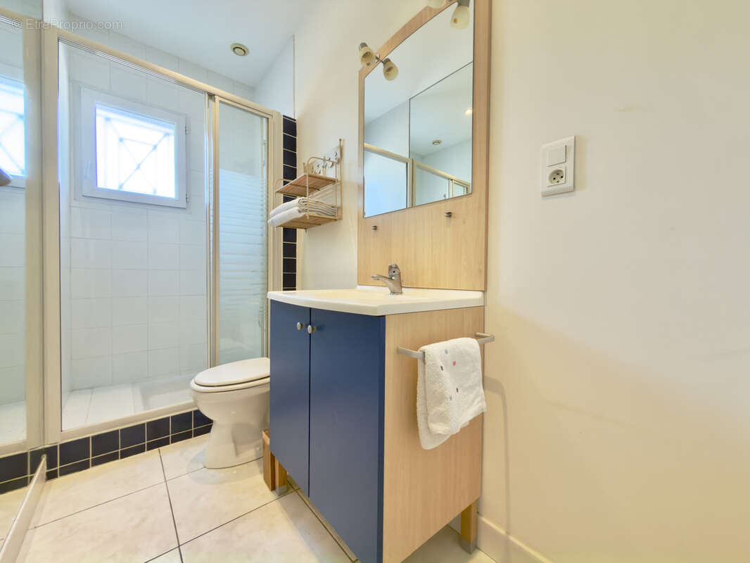 Maison contemporaine avec piscine et jardin - photo 19