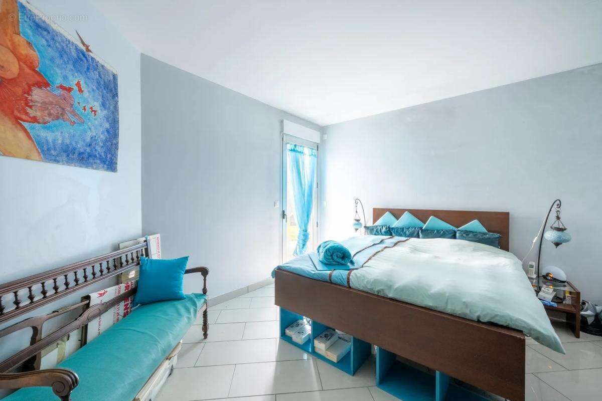 Maison à SAINT-MAURICE-MONTCOURONNE