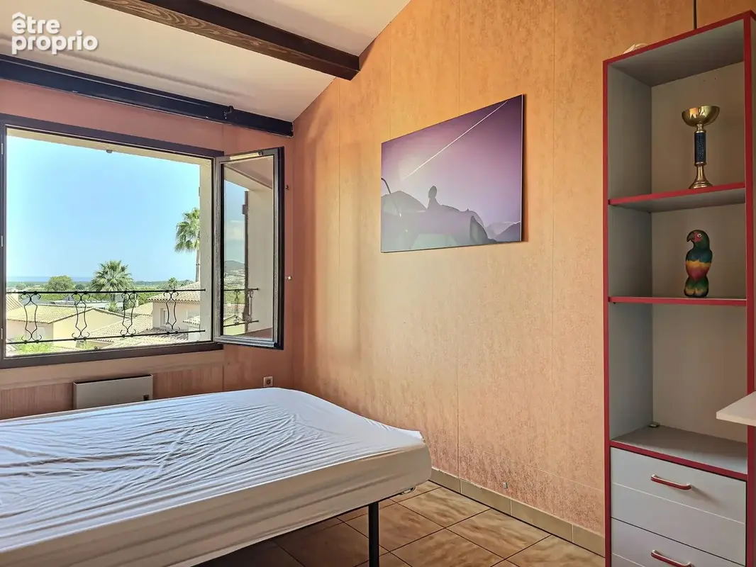 Maison proche Almanarre avec Jardin et Garage - photo 8