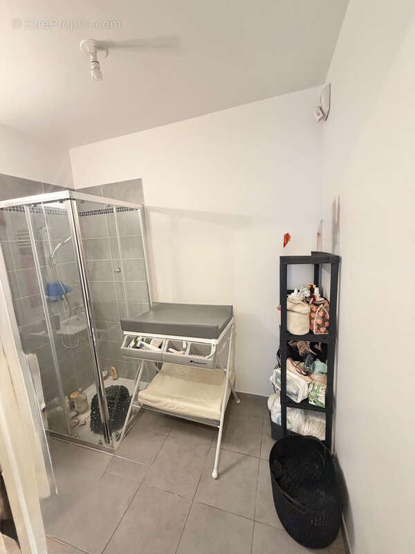 Appartement à SAINT-LAURENT-DU-VAR