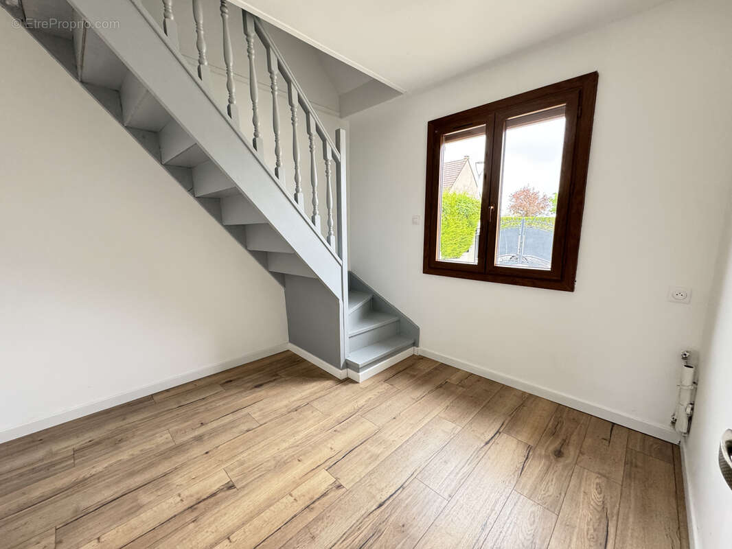 Maison à IVRY-LA-BATAILLE