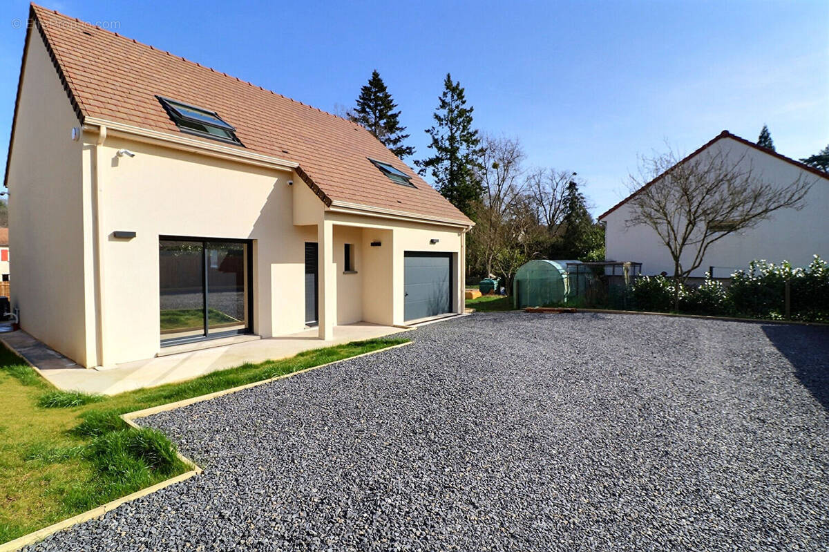 Maison à SAINT-LEGER-EN-YVELINES
