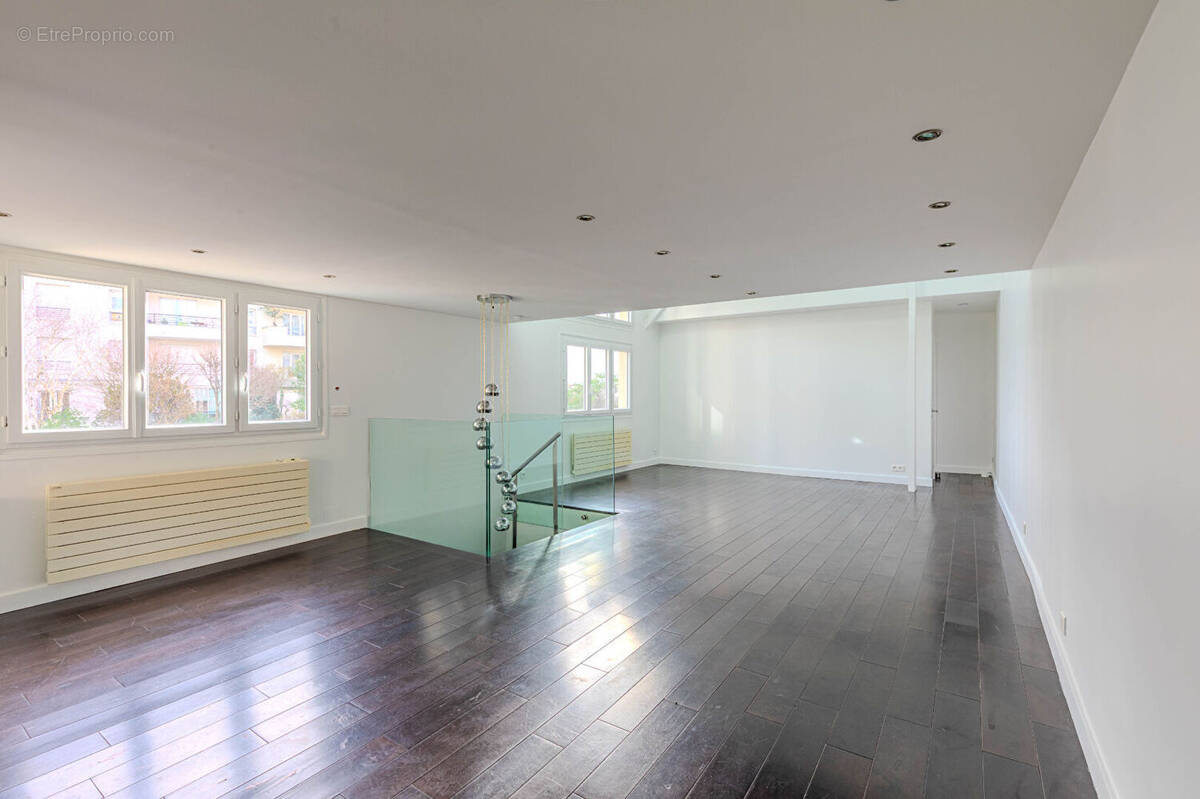 Appartement à PARIS-19E