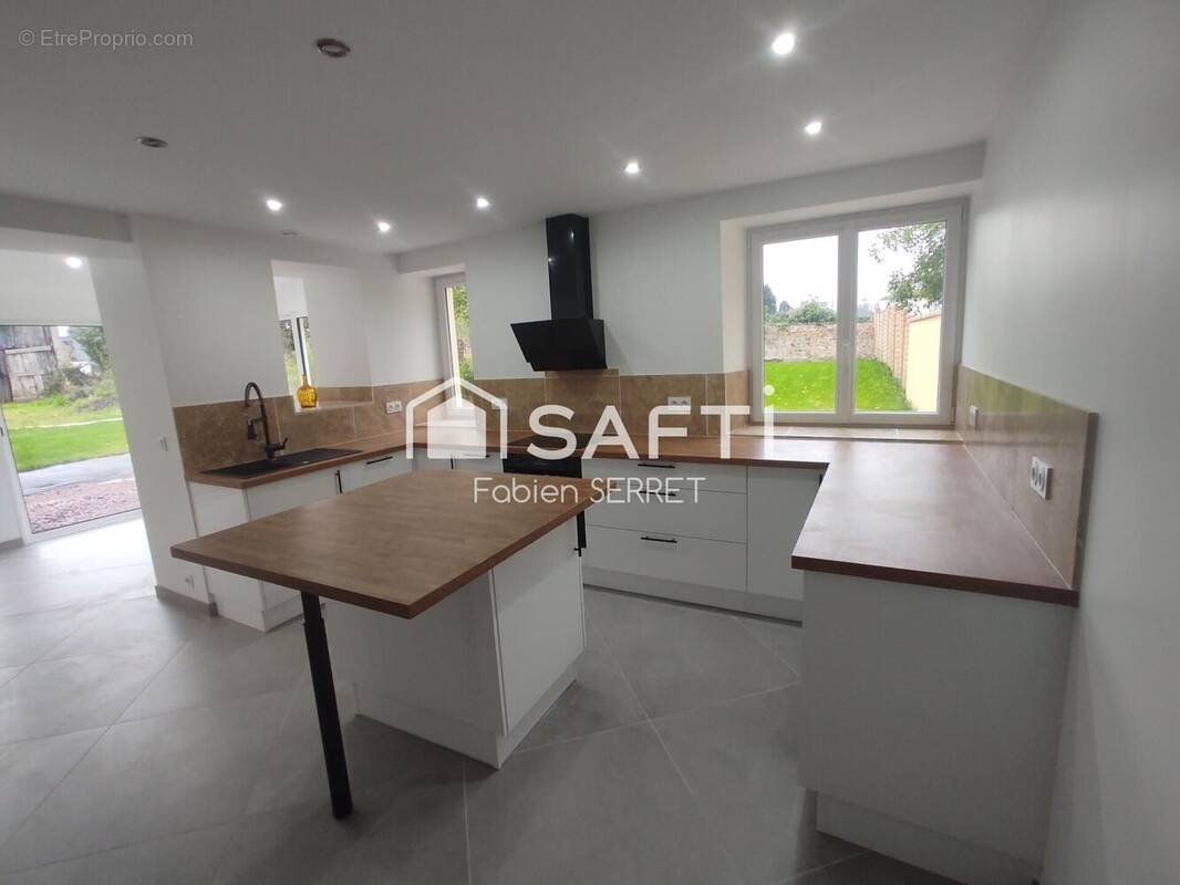 Photo 1 - Maison à LE MOLAY-LITTRY