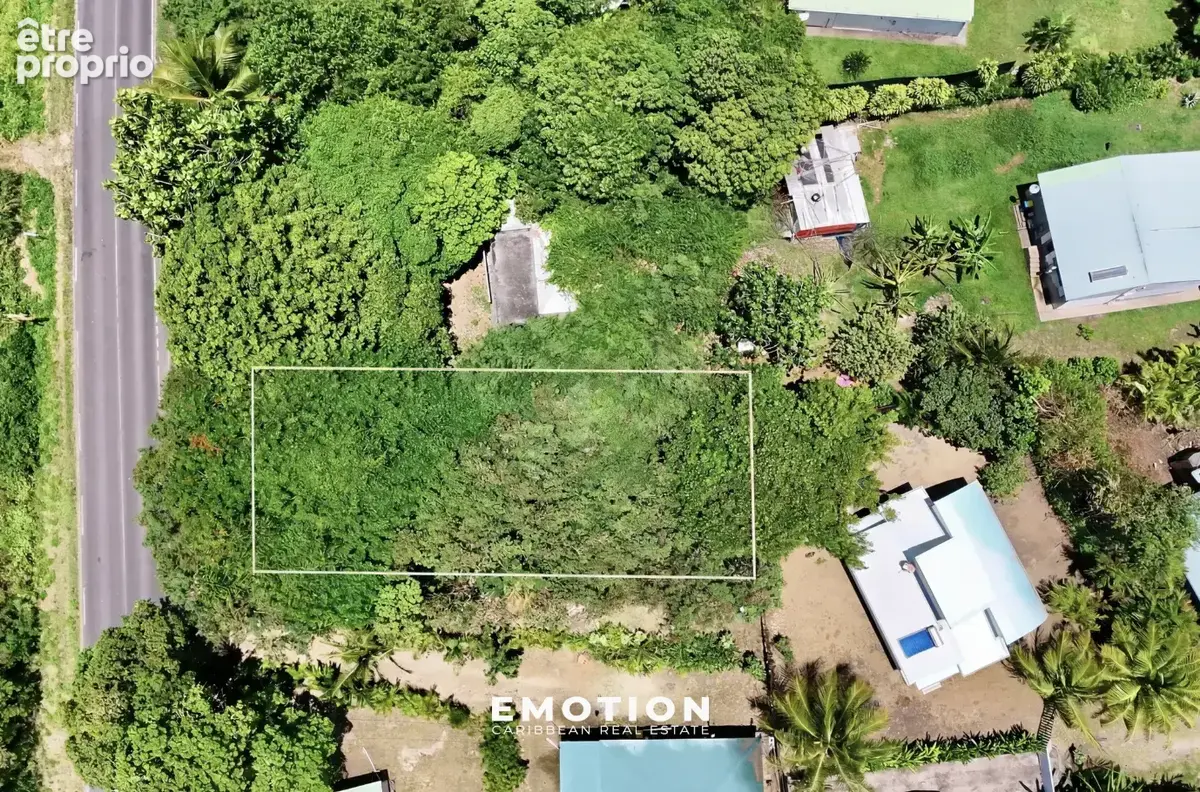Terrain constructible de 640 m2 - SAINT FRANÇOIS - photo 2