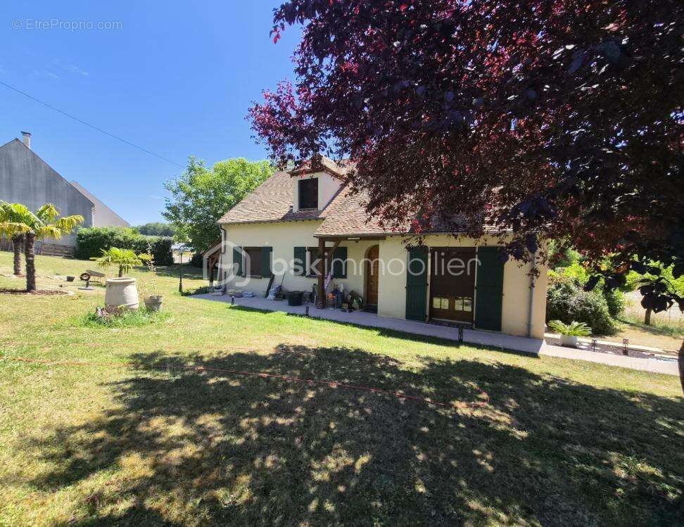 Maison à LORREZ-LE-BOCAGE-PREAUX