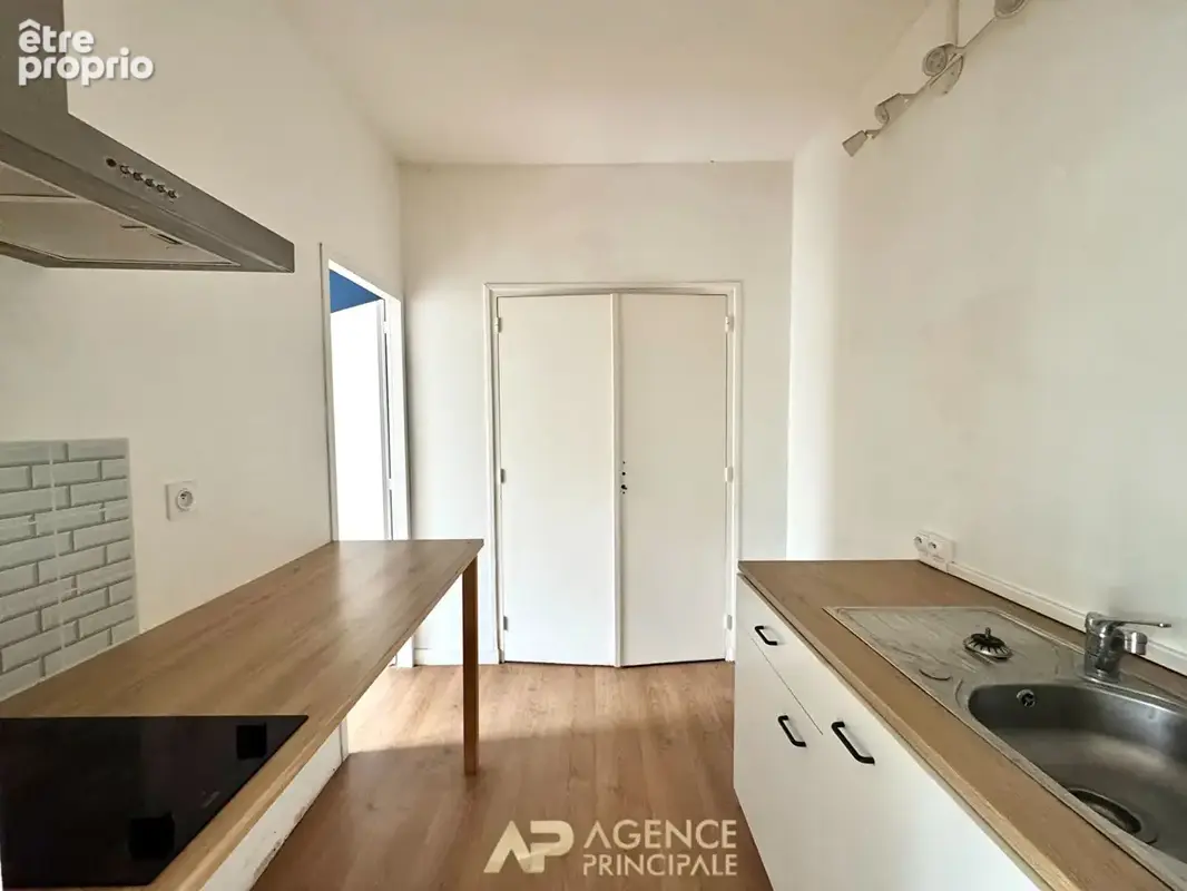 Appartement  - Type 2 - Hyper-centre (port) - 39m2 - Loggia - Ascenseur - photo 7