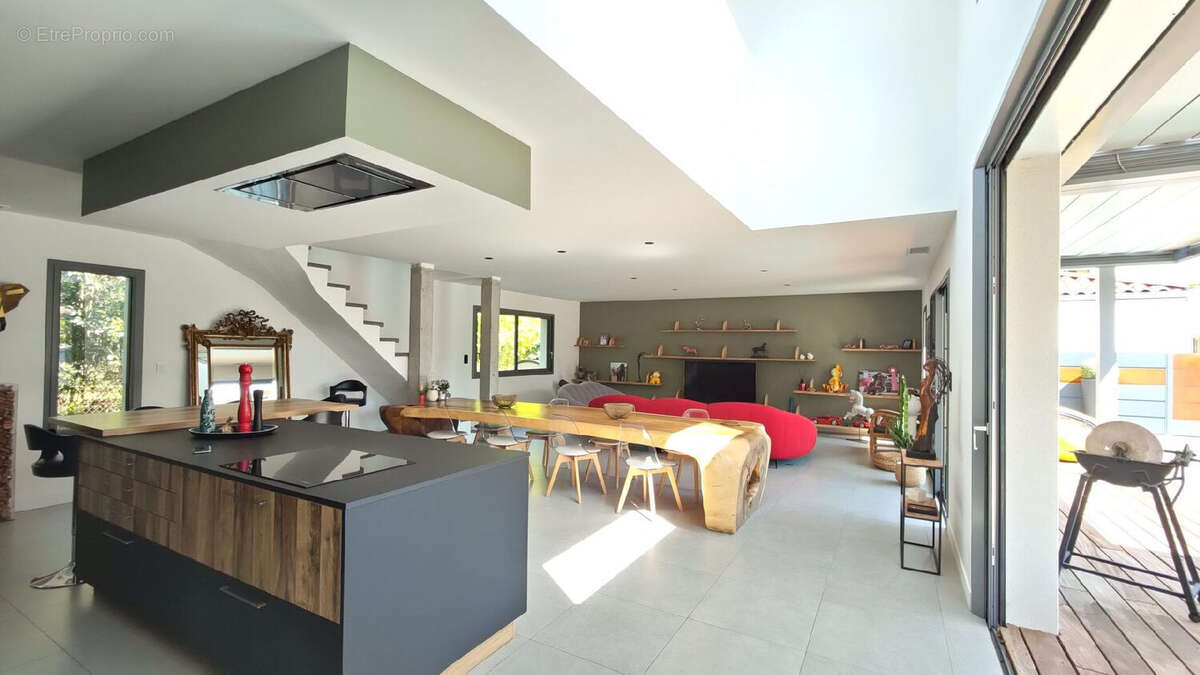 Maison contemporaine au coeur de Portet-sur-Garonne. - photo 3