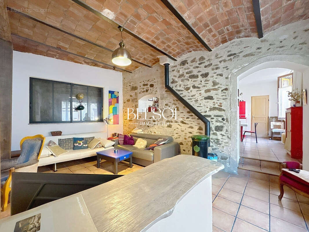 Maison à MONTESQUIEU-DES-ALBERES