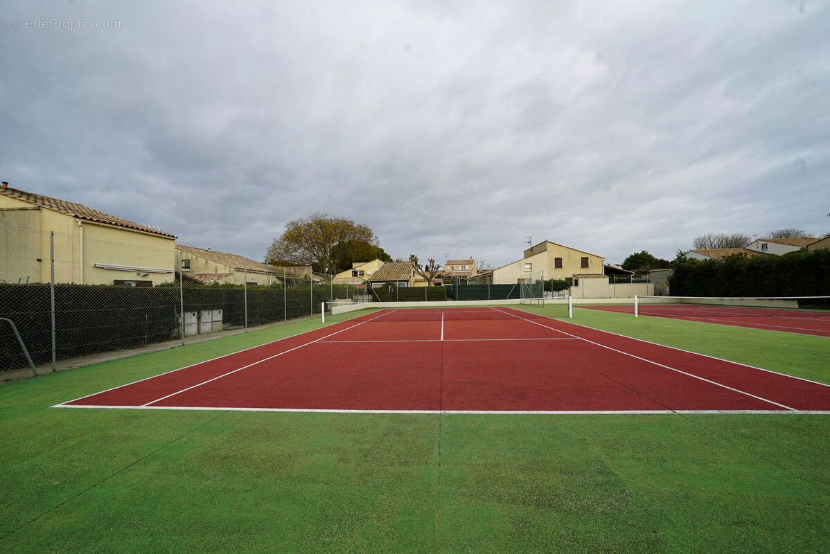 Maison à VIC-LA-GARDIOLE