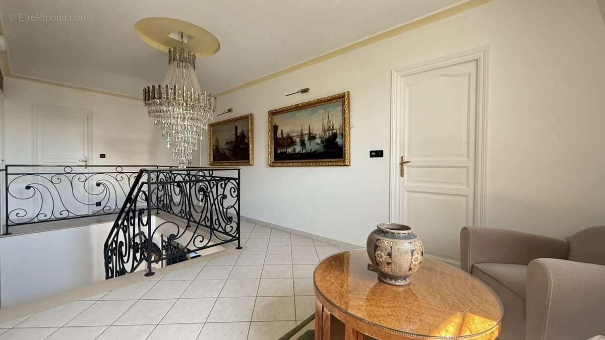 Maison à EZANVILLE