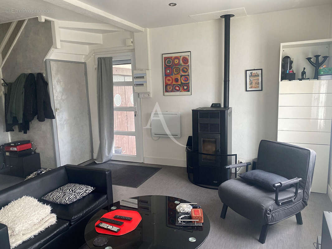 Maison à SAINT-JEAN-DE-LA-RUELLE