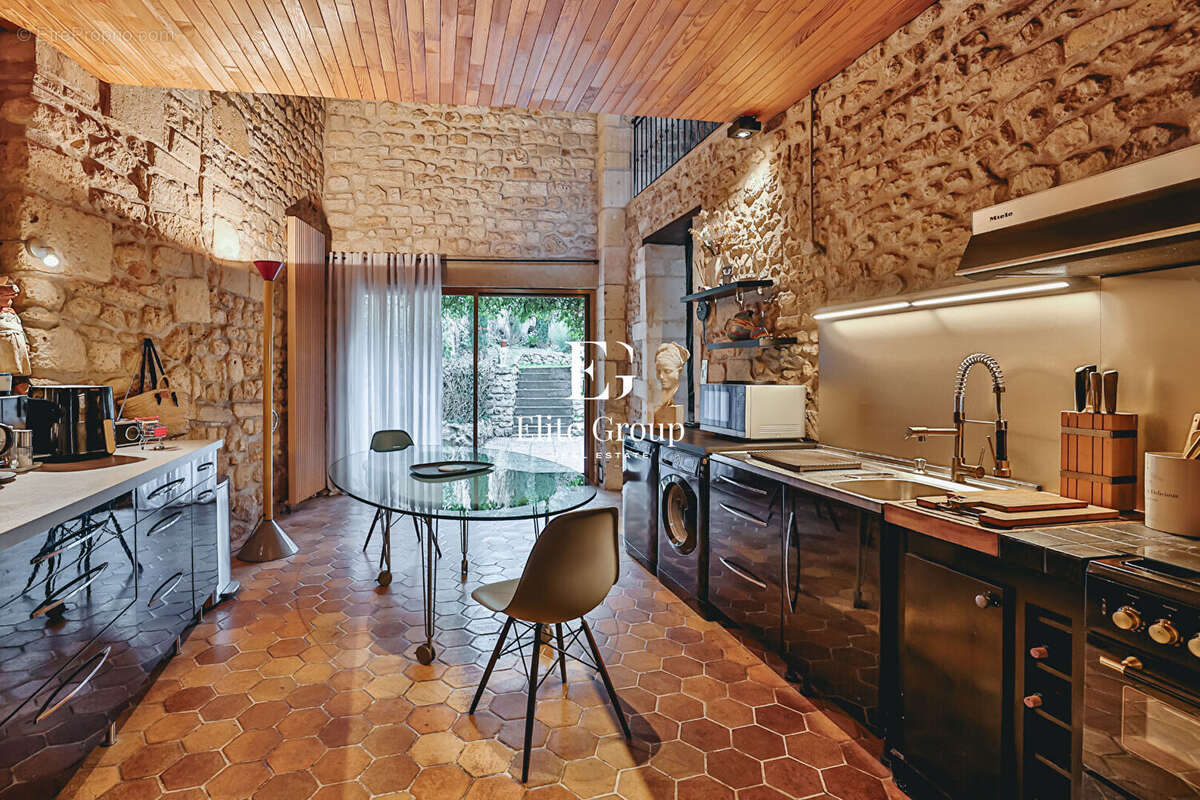 Maison à CHATEAUNEUF-SUR-CHARENTE