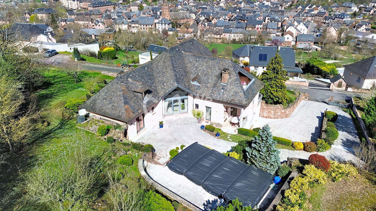 Maison à MARCILLAC-VALLON