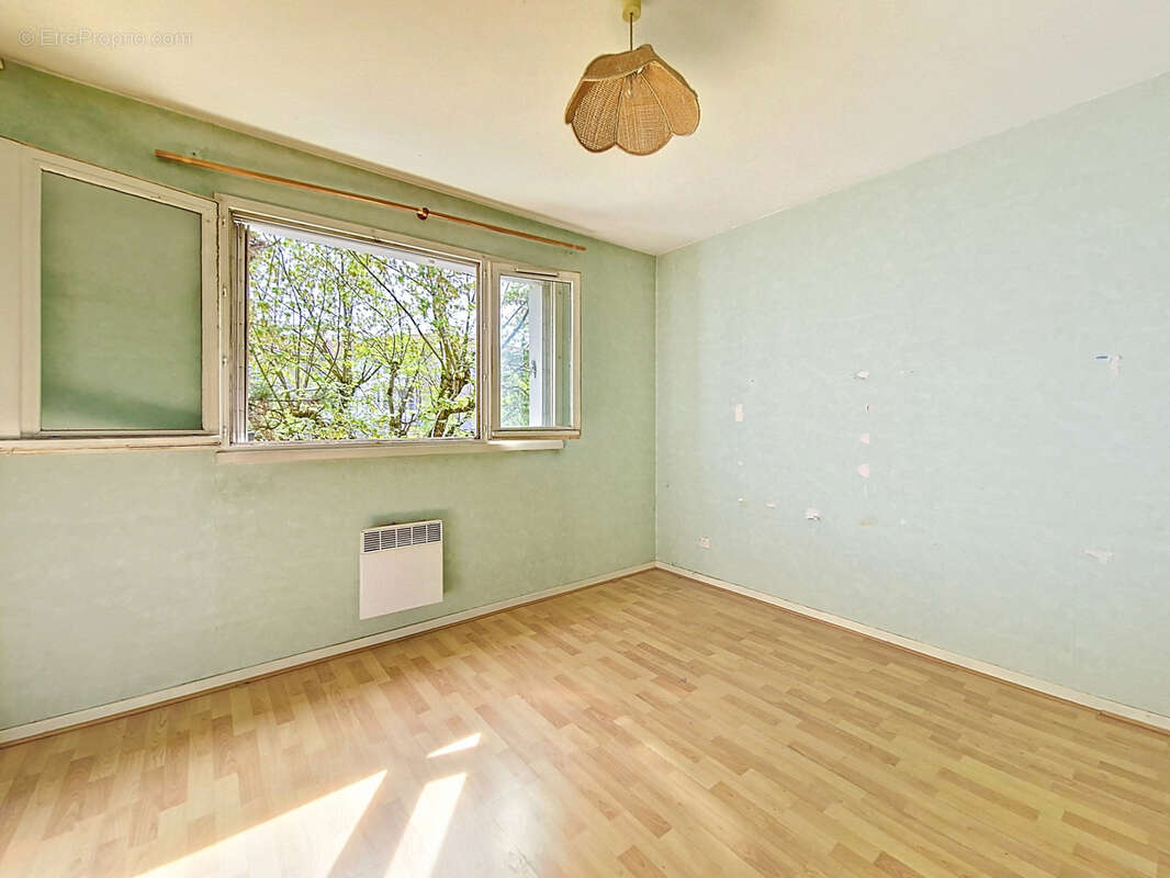 Appartement à SEREZIN-DU-RHONE