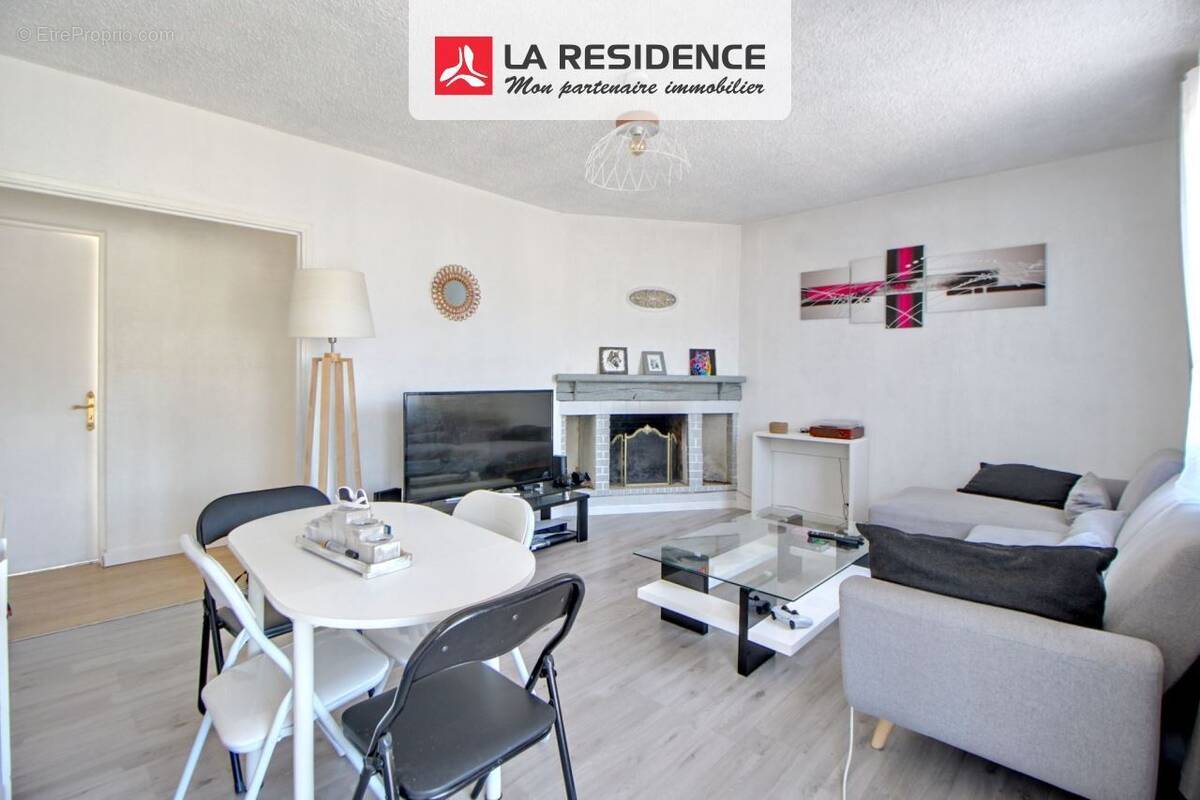 Appartement à VILLEPREUX