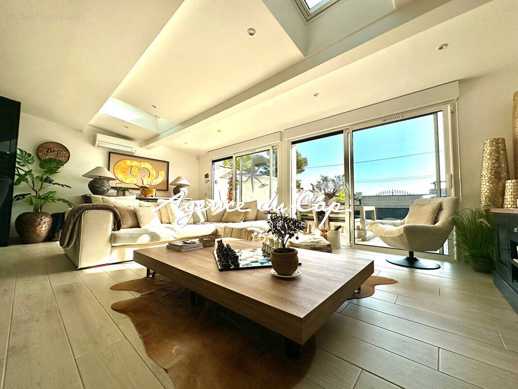 Appartement à LES ISSAMBRES