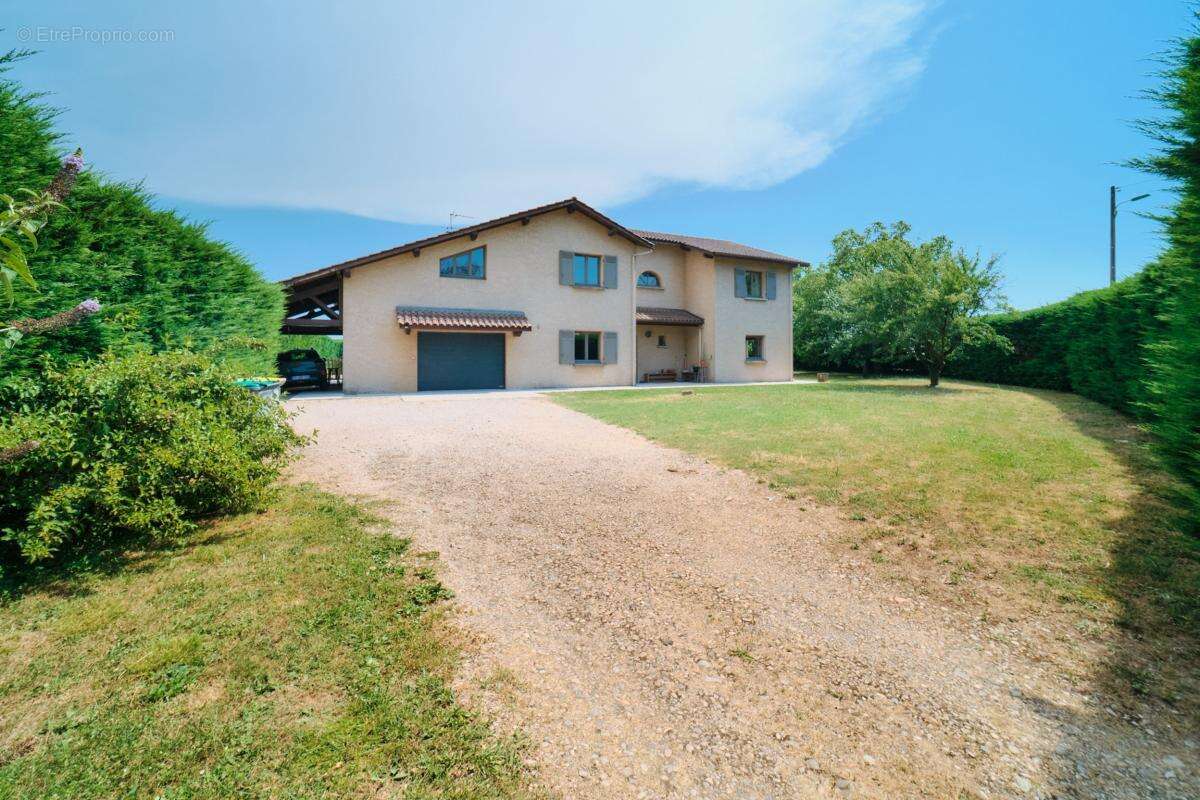 Maison à CHAVANOZ