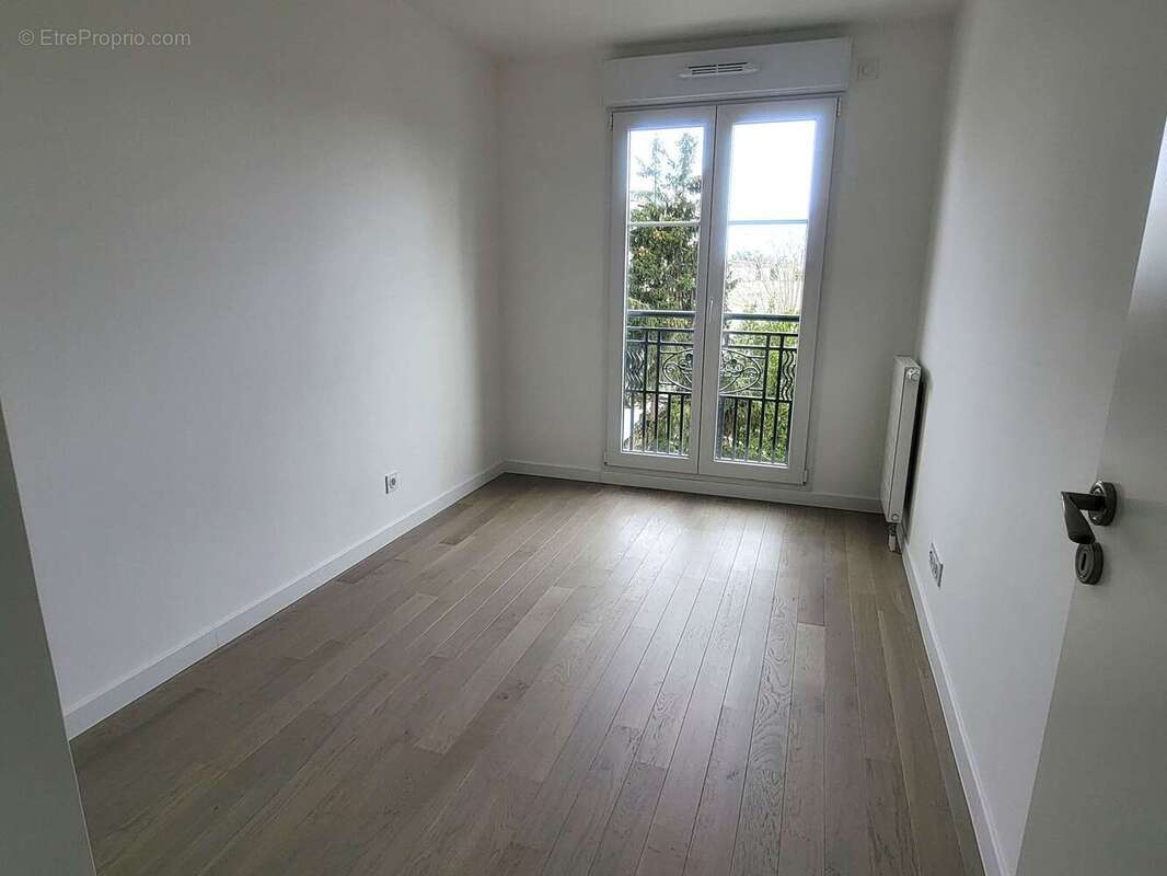 Appartement à LE PLESSIS-ROBINSON
