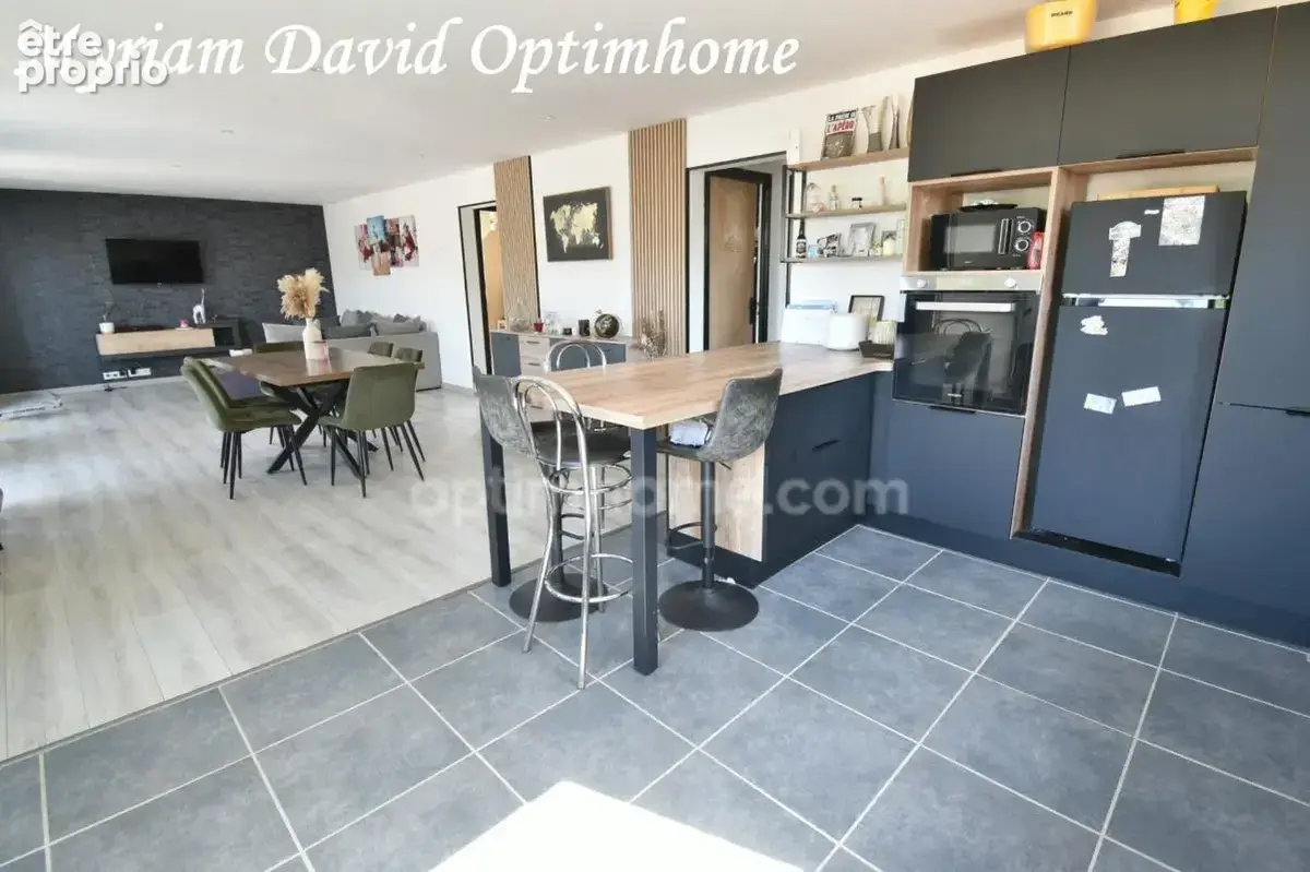 Maison rénovée 128 m² – 5 chambres – Sous-sol complet – Proche centre-ville de Rostrenen - photo 5