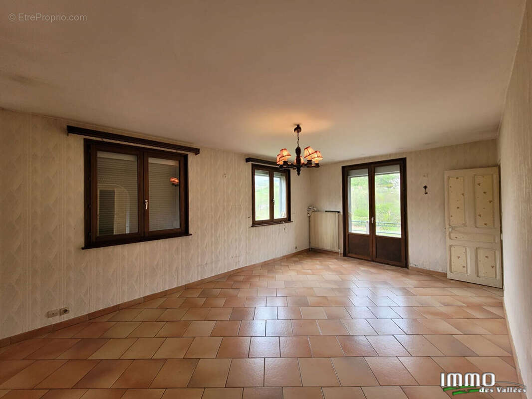 Maison à FRESSE-SUR-MOSELLE