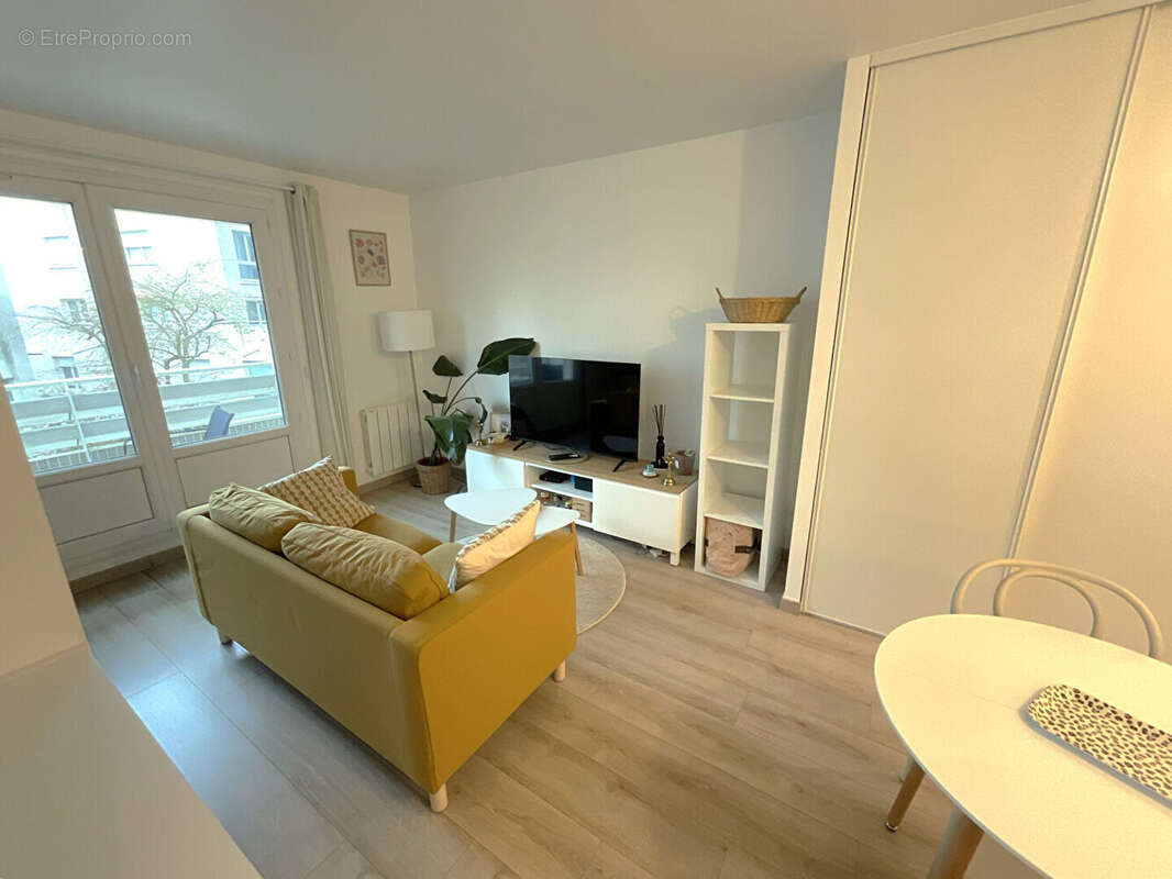 Appartement à MONTIGNY-LE-BRETONNEUX