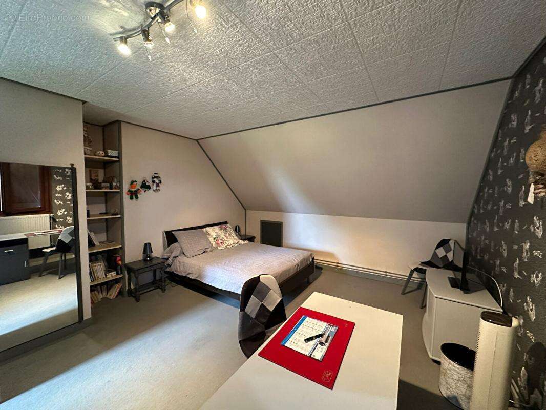 Spacieux pavillon familial à Saintigny 8 pièces 200 m2 - photo 9
