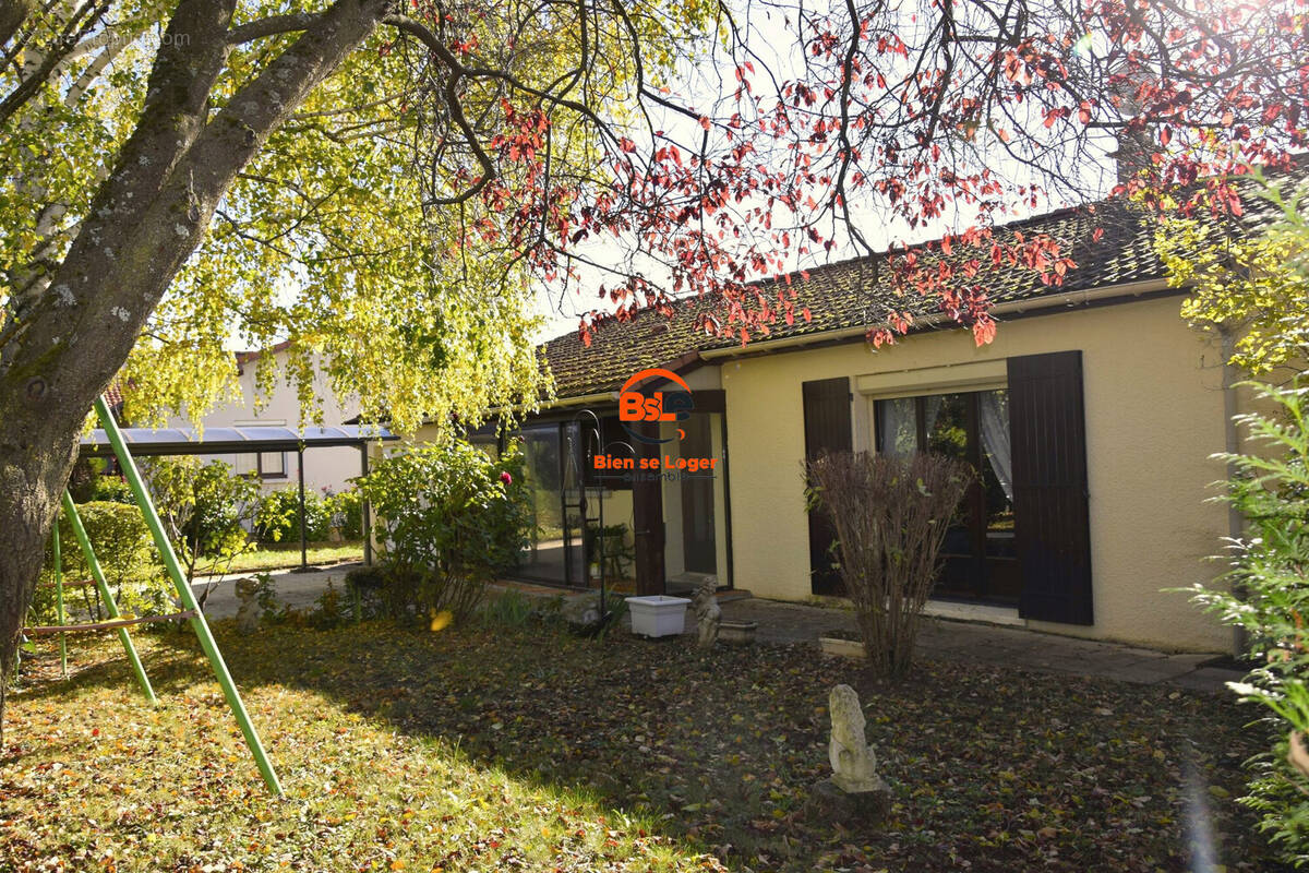 MAISON PLAIN PIED 4 PIECES A VENDRE - BSLE -Bien Se Loger Ensemble VEYRE MONTON  votre agence de proximité - Maison à TALLENDE