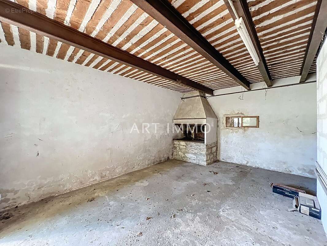 Maison à ROBION
