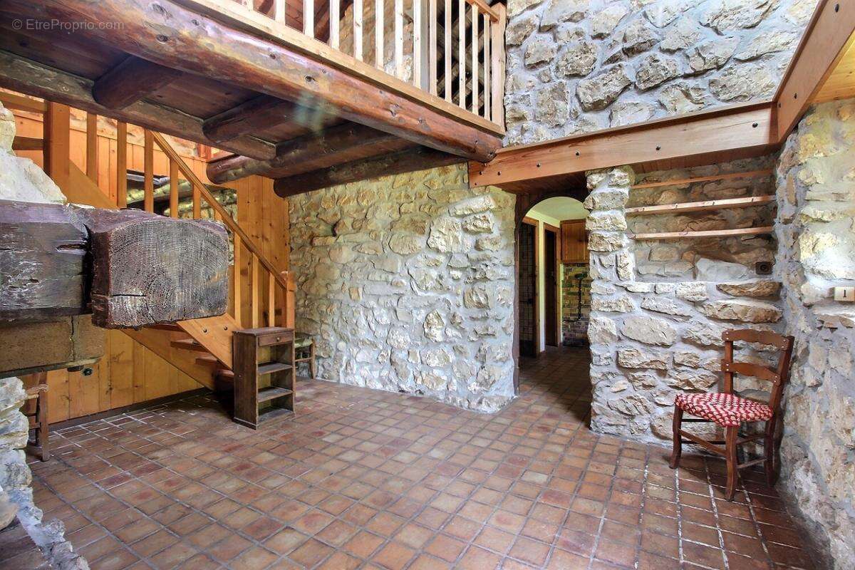 La Feclaz Chalet avec terrain constructible - photo 3