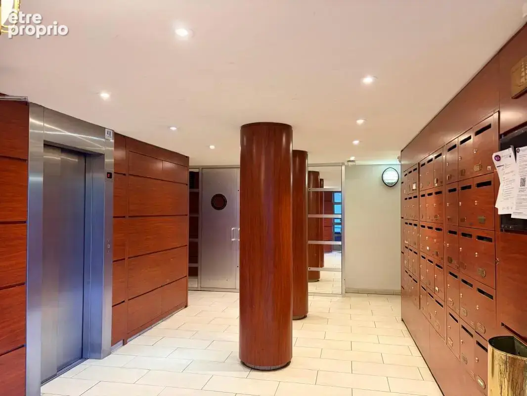 Lyon 8ᵉ — Monplaisir - Appartement T3 de 69.68 m² traversant avec balcon, vue panoramique et garage - photo 11
