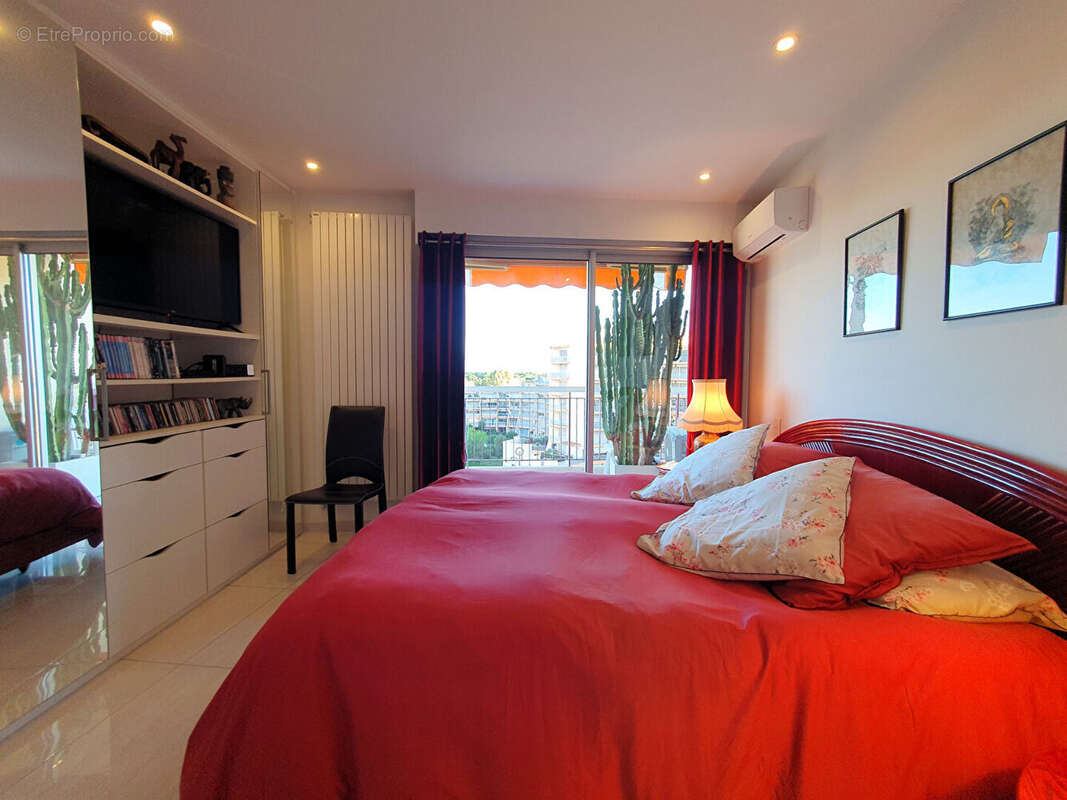 Appartement à MANDELIEU-LA-NAPOULE