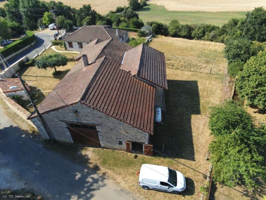 Maison de Campagne Proche Ruffec Avec Grange et Belles Vues - photo 23