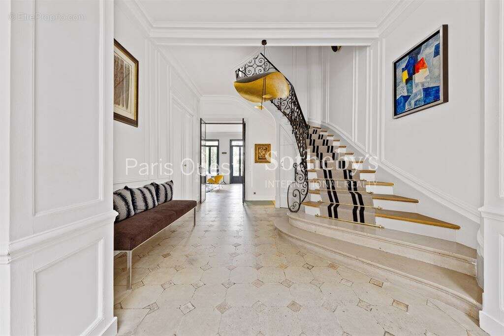Maison à PARIS-16E