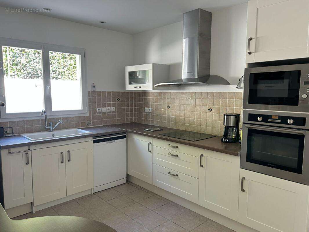 Maison à VAILHAUQUES