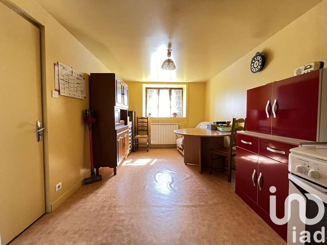 Maison 90 m² à Magnat-L'etrange  - photo 4