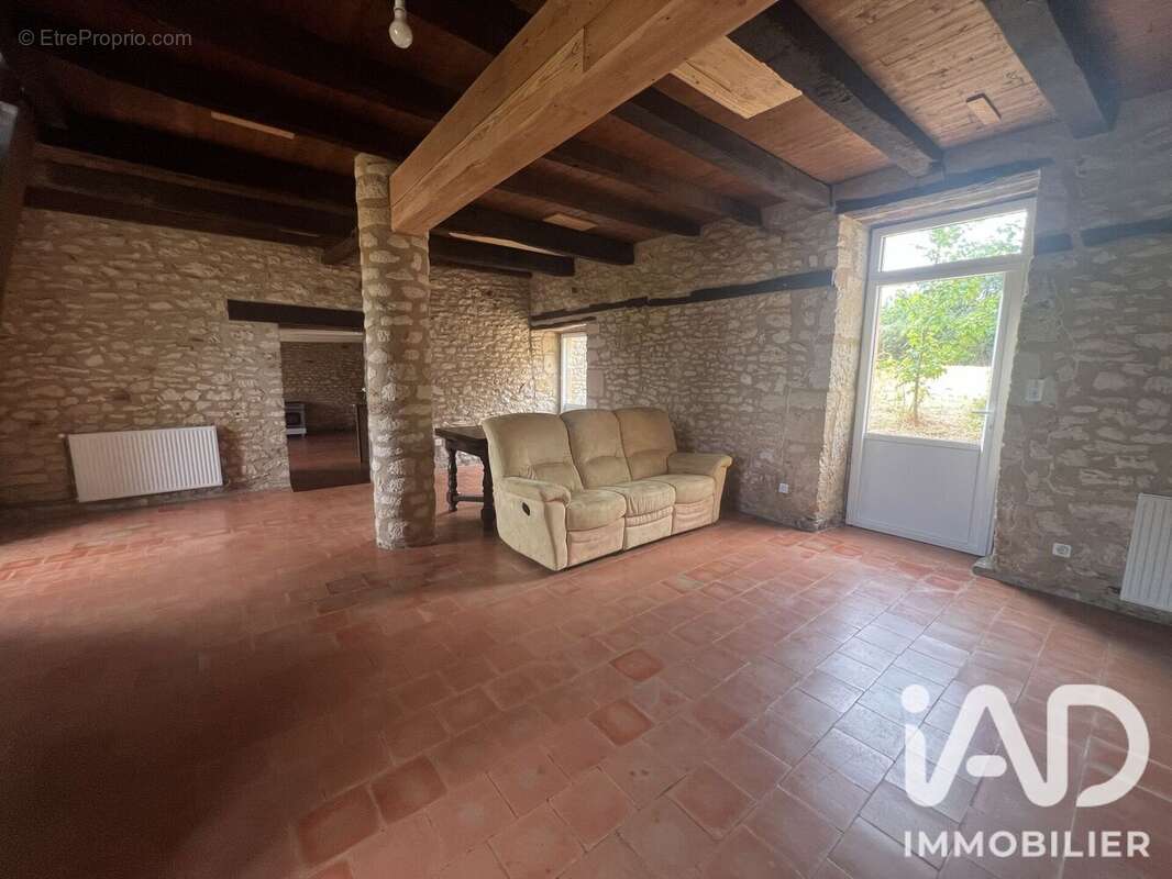 Maison 160 m² à Pressignac-Vicq  - photo 7