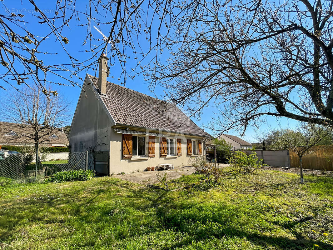 Maison à LE CHATELET-EN-BRIE