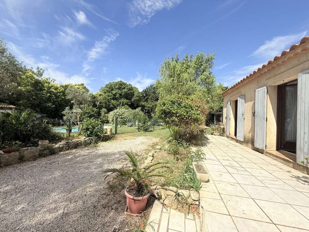 Maison 118 m² à Miramas  - photo 4