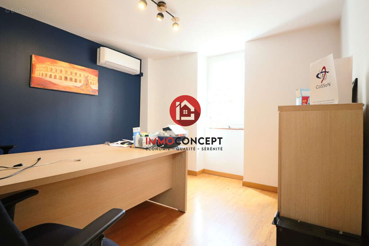 Maison à LAUDUN-L'ARDOISE