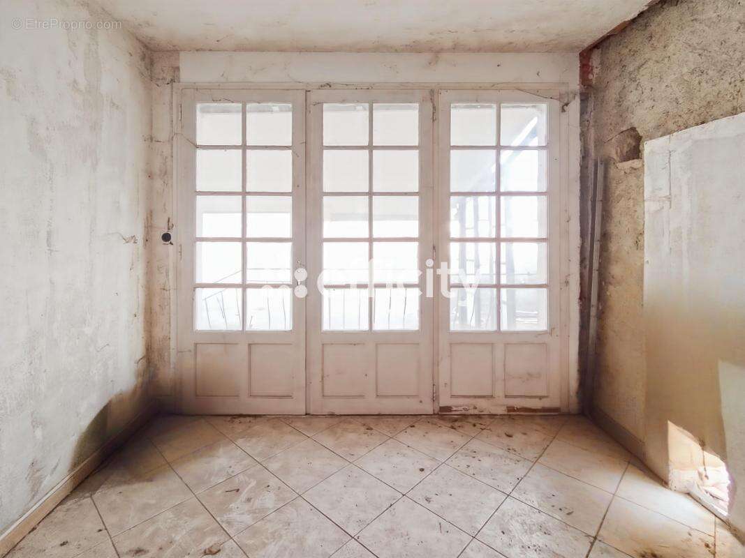 Maison à LA JARRIE-AUDOUIN