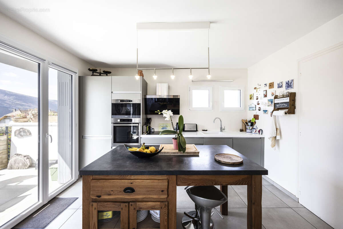 Maison à BRISON-SAINT-INNOCENT