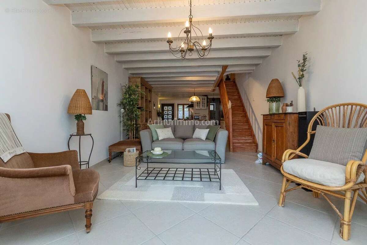Maison à VIRIEU-LE-GRAND