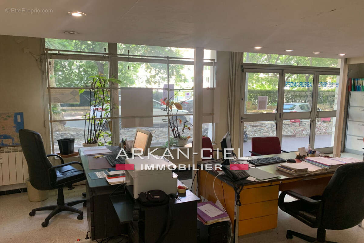 Commerce 75 m² à Antibes  - photo 2