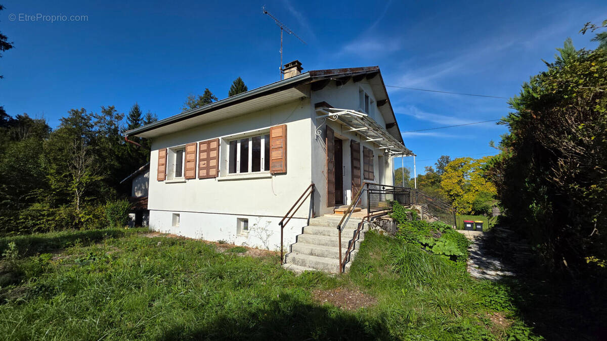 Maison à CONDAMINE