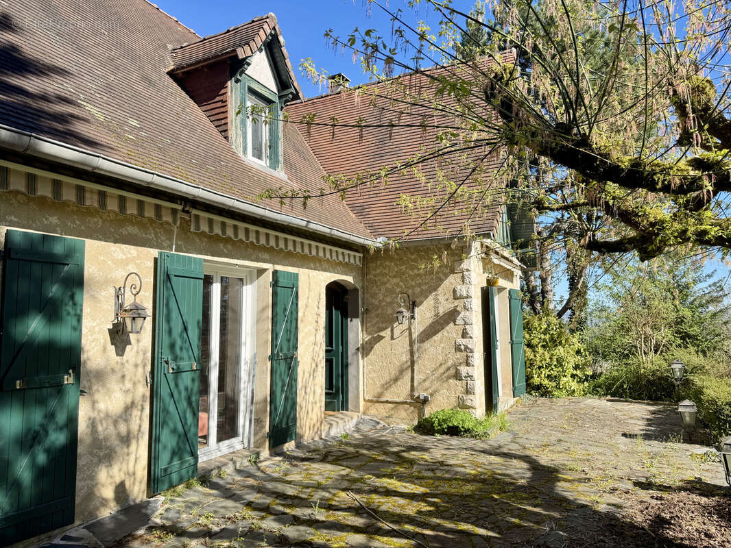 Maison à VARETZ